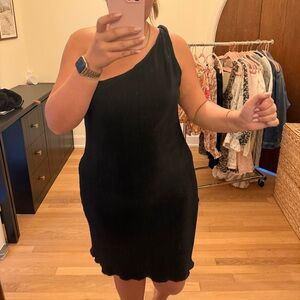 ARULA Black One-Shoulder Mini Dress